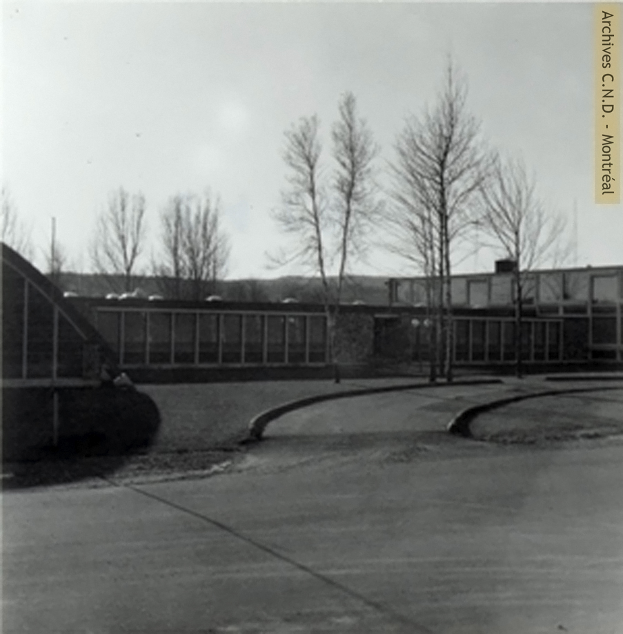 Exterior view - École secondaire Notre-Dame - Notre Dame High School