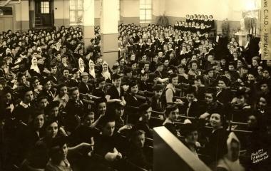 Foto recuerdo del Jubileo de Plata de la Academia Sainte-Philomène