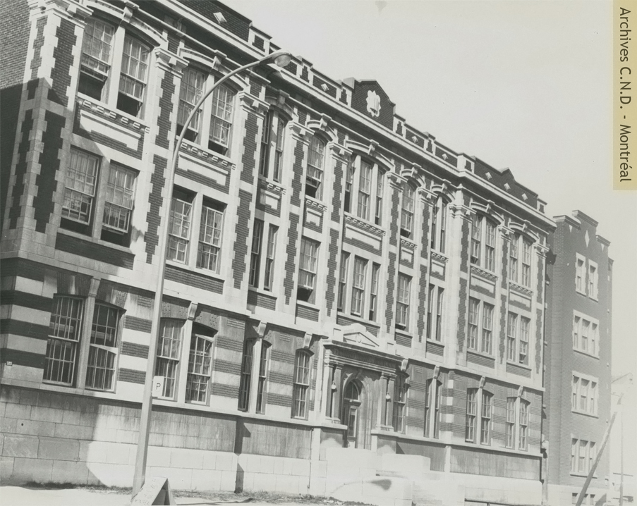 Vista exterior - École Jeanne-Mance