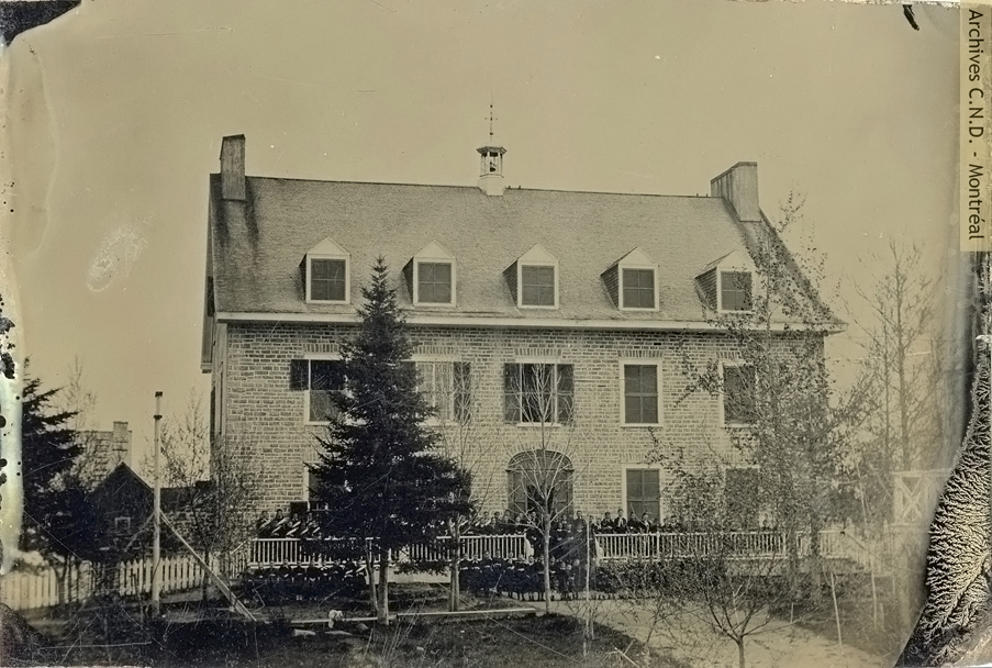 Vista exterior - Couvent de la Congrégation de Notre-Dame / École Madeleine-de-Verchère