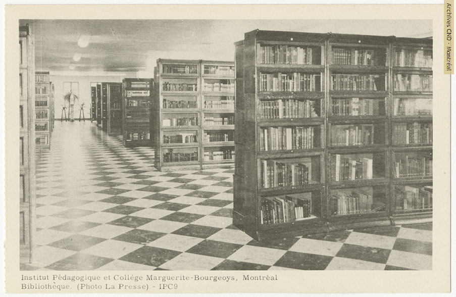 Library at Institut pédagogique and collège Marguerite-Bourgeoys