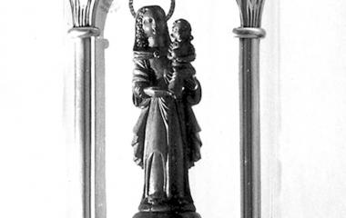 Estatuilla de la Virgen al Niño en la Capilla Notre-Dame-de-Bon-Secours