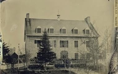 Vista exterior - Couvent de la Congrégation de Notre-Dame / École Madeleine-de-Verchère
