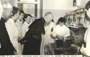 Visita de Mons. Bruno Desrochers, obispo de Sainte-Anne, en el Instituto Familiar Chanoine-Beaudet