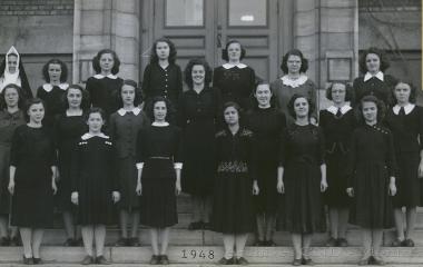 Students of the advanced course in pedagogy with their teacher Sister Sainte-Louise, École normale Marguerite-Bourgeoys