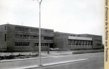 Vista exterior - École Saint-Enfant-Jésus